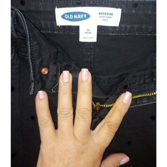 Old Navy Rockstar Super Skinny Ankle Women's Size 12P Black Distressed Jeans - Picture 3 of 6